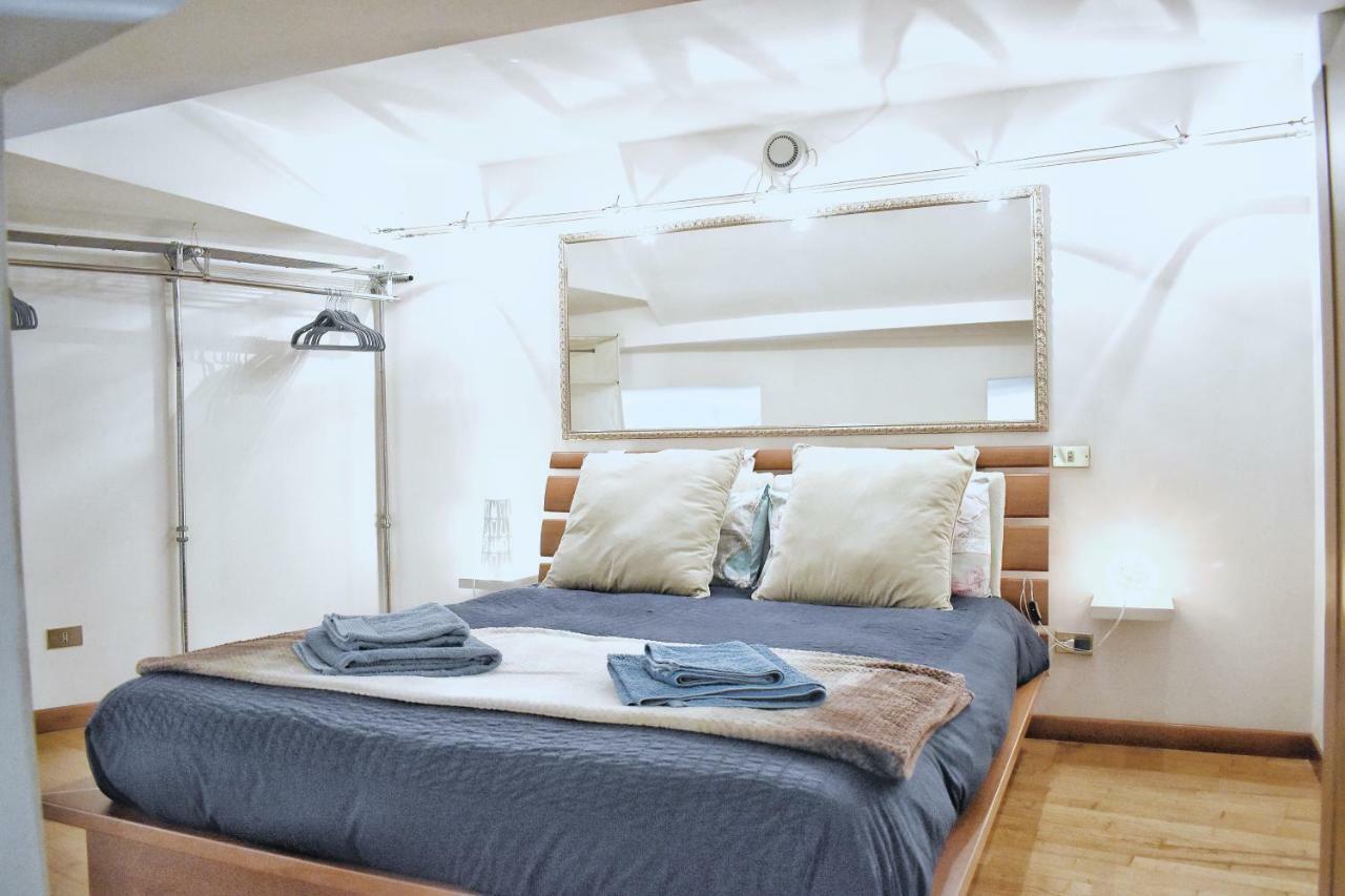 Charming Design Loft Isola Apartment Mailand